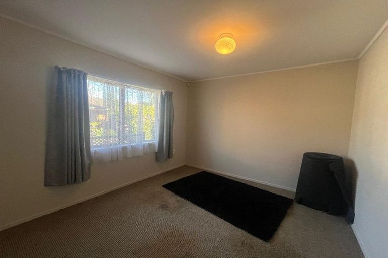 Photo of property in 12 Wairata Place, Te Atatu South, Auckland, 0610