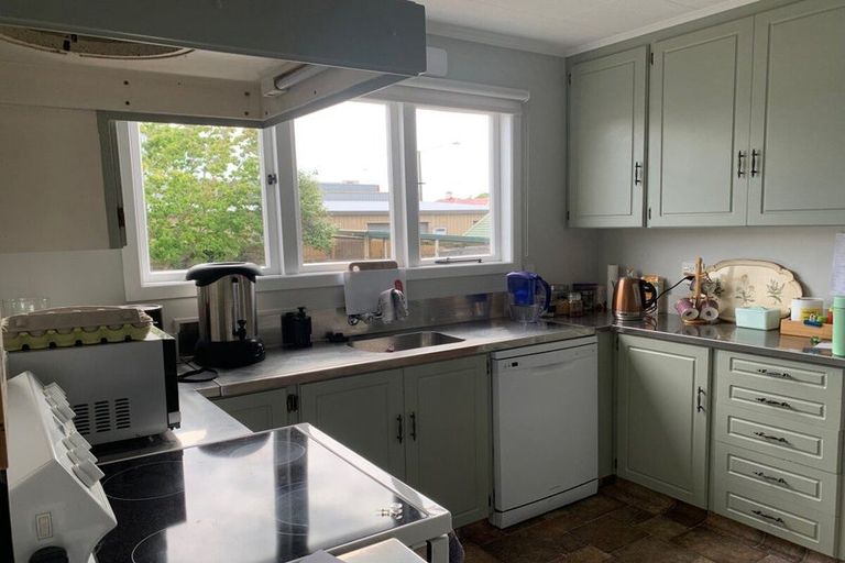 Photo of property in 410-412 Avenue Road West, Hastings, 4122