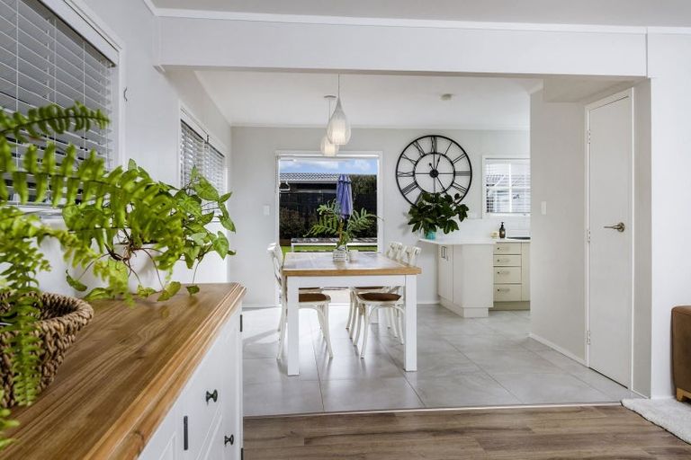 Photo of property in 1/4 Coronation Street, Belmont, Auckland, 0622