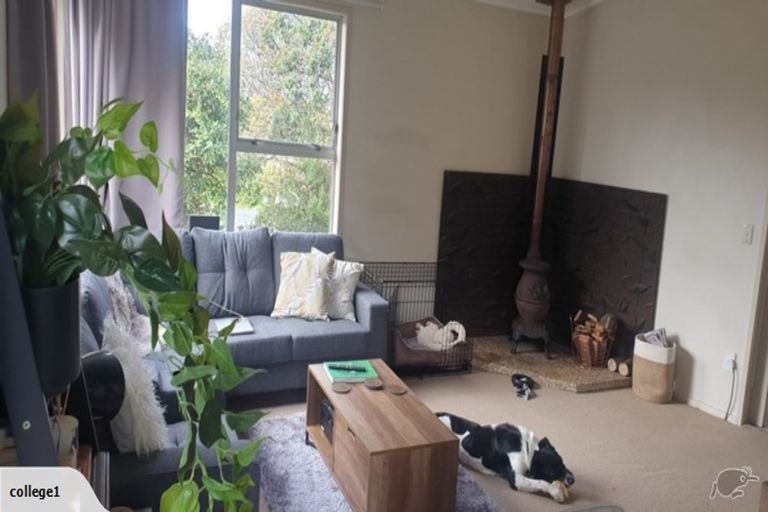 Photo of property in 31 Waimumu Road, Massey, Auckland, 0614