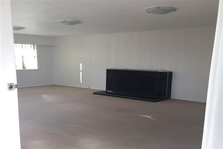 Photo of property in 1/11 Arrow Road, Forrest Hill, Auckland, 0620