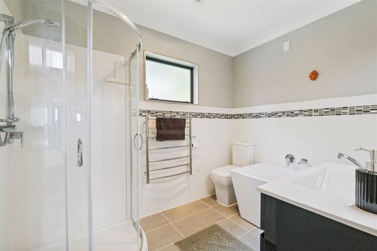 Photo of property in 31 Mercury Way, Whitby, Porirua, 5024