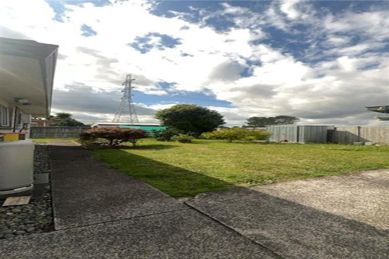 Photo of property in 2/9 Berwyn Avenue, Takanini, 2112