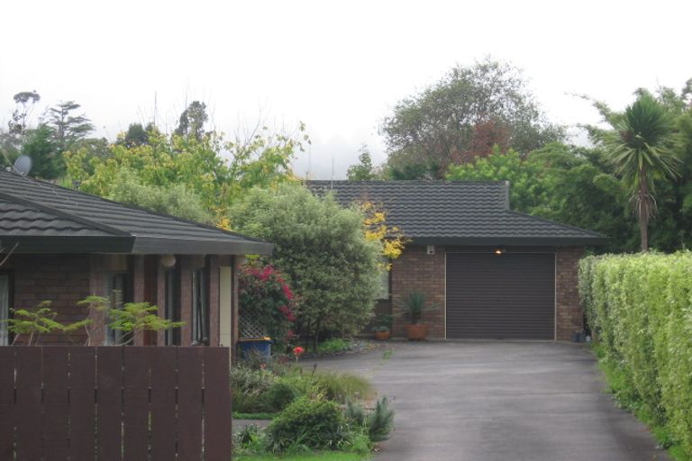 Photo of property in 2/3 Kaurilands Road, Titirangi, Auckland, 0604