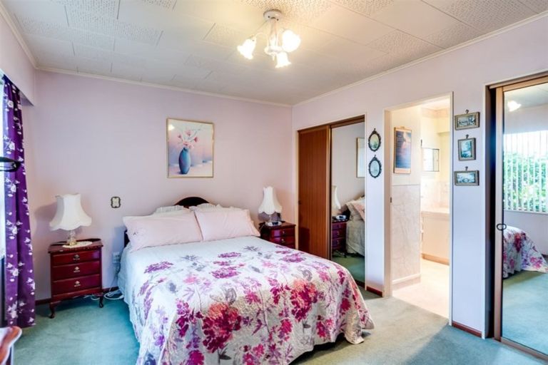 Photo of property in 174 Tait Drive, Greenmeadows, Napier, 4112