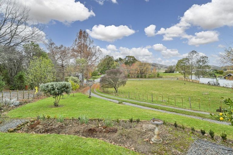 Photo of property in 19 Kenderdine Road, Elsthorpe, Otane, 4277