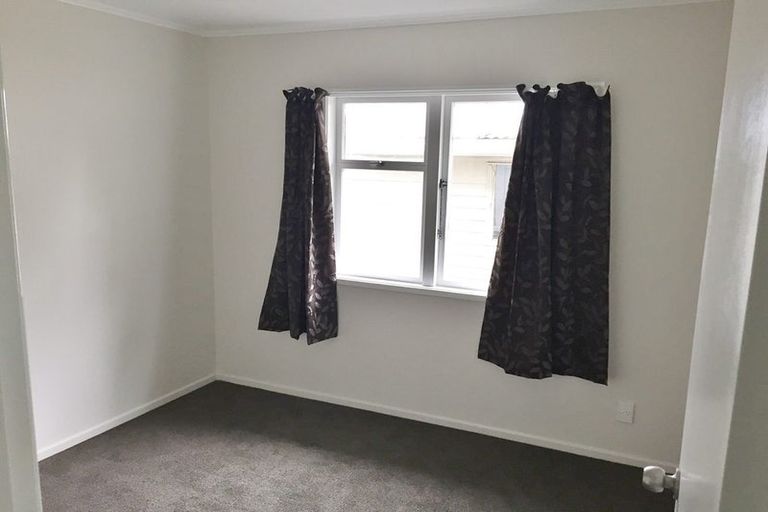 Photo of property in 10 Christmas Road, Manurewa, Auckland, 2102