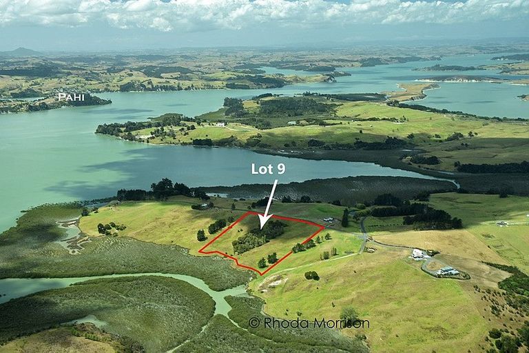 Photo of property in 21 Matahehe Lane, Tinopai, 0593