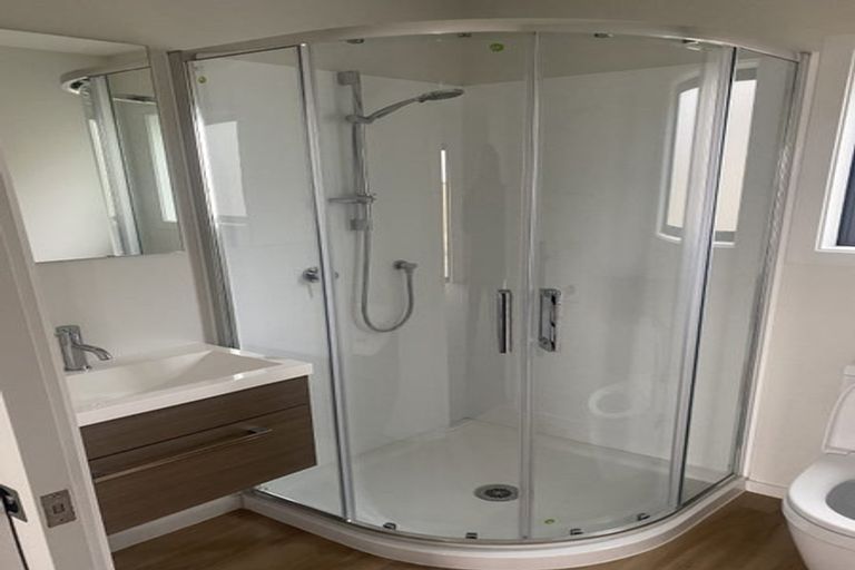 Photo of property in 6c Grays Road, Plimmerton, Porirua, 5026