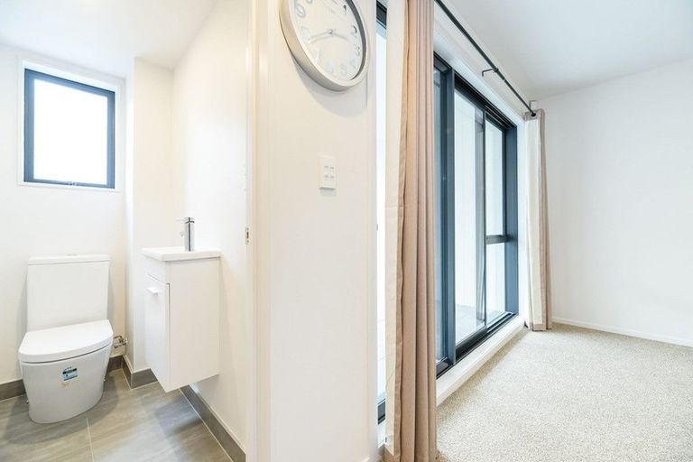 Photo of property in 36 Akeake Lane, Albany Heights, Auckland, 0632