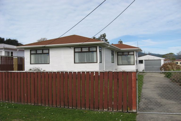 Photo of property in 9 Mckay Street, Wainuiomata, Lower Hutt, 5014