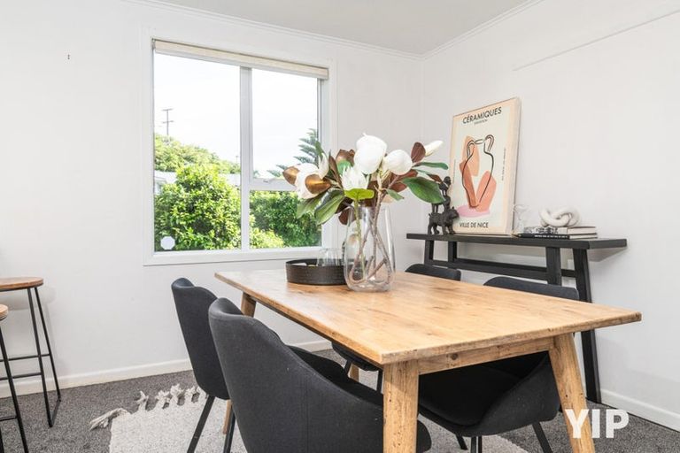 Photo of property in 115 Ruskin Road, Newlands, Wellington, 6037