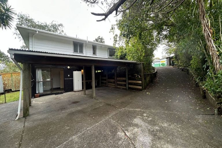 Photo of property in 121 Oreil Avenue, West Harbour, Auckland, 0618