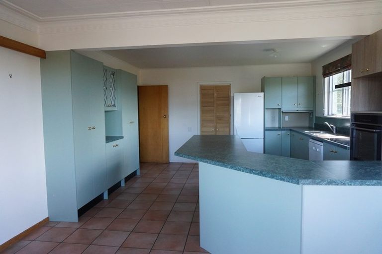 Photo of property in 17 Pioneer Crescent, Helensburgh, Dunedin, 9010