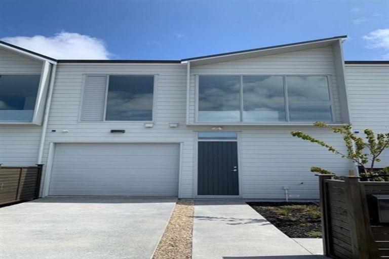 Photo of property in 30 Owen Chapman Drive, Red Beach, 0932