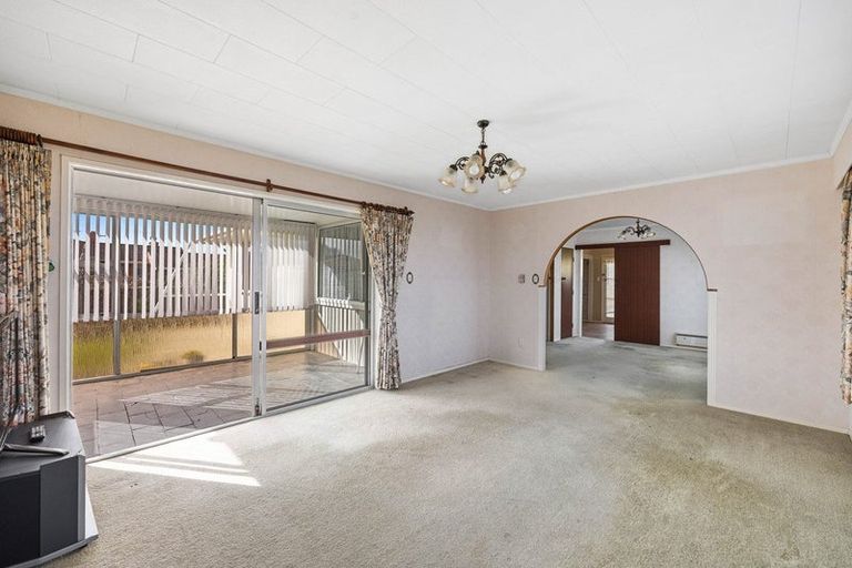 Photo of property in 27 Davidson Street, Hawera, 4610