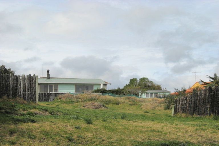 Photo of property in 44 Manga-pirau Street, Waikawa Beach, Manakau, 5573
