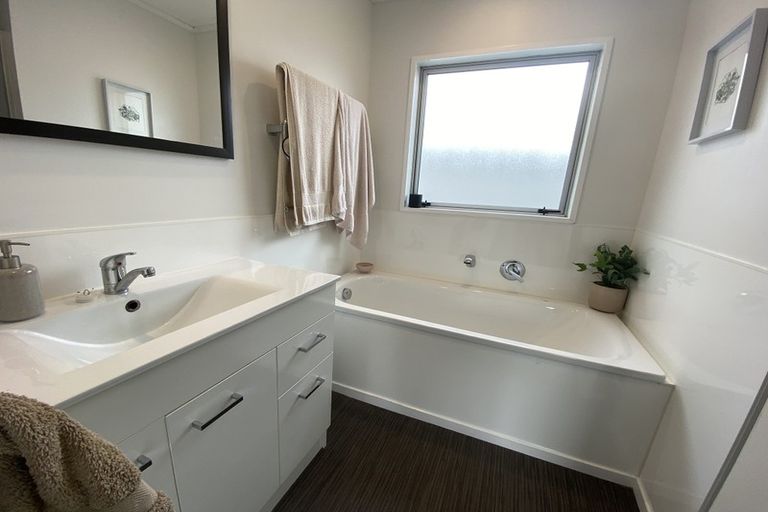 Photo of property in 17 Tranmere Road, Fairfield, Hamilton, 3214