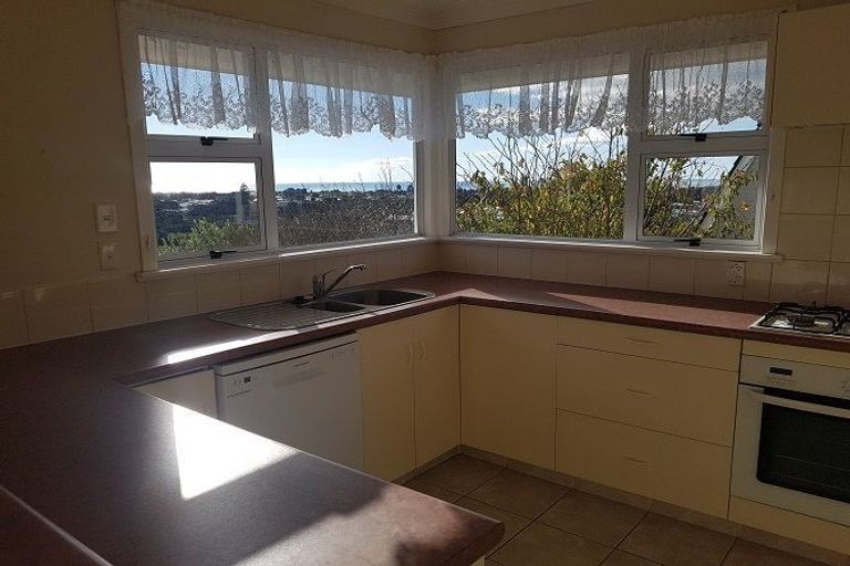 Photo of property in 5 Hillcrest Street, Glen Avon, New Plymouth, 4312