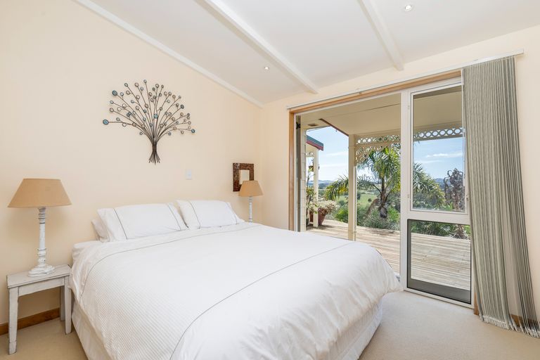 Photo of property in 10 Rangitane Road, Kerikeri, 0294