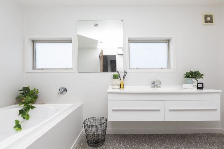 Photo of property in 1 Hanover Place, Ilam, Christchurch, 8041