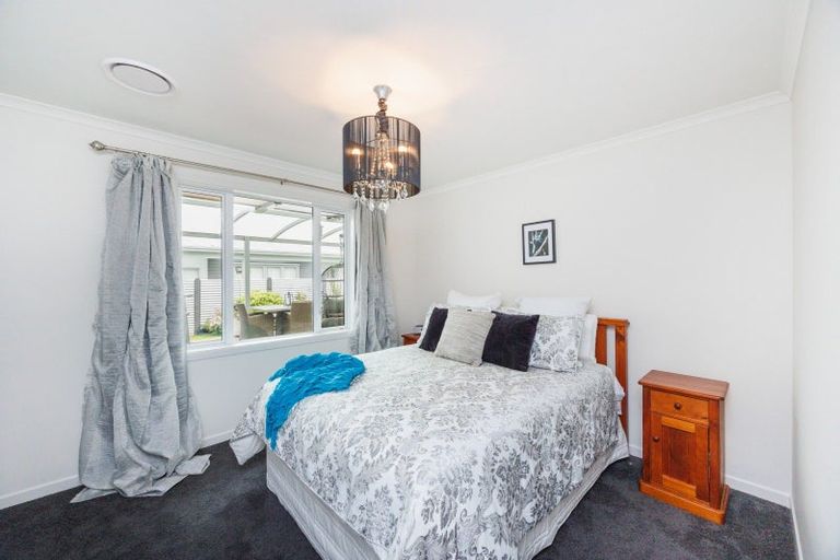 Photo of property in 3 Tennyson Avenue, Kelvin Grove, Palmerston North, 4414