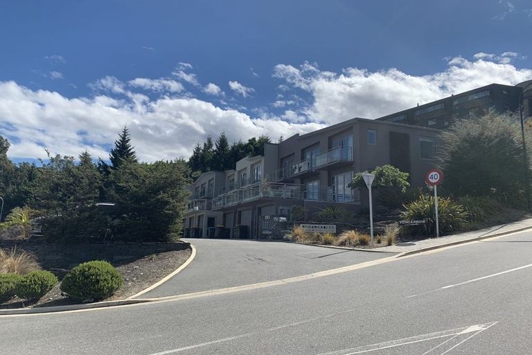 Photo of property in Remarkables Apartments, 4/658 Frankton Road, Queenstown, 9300