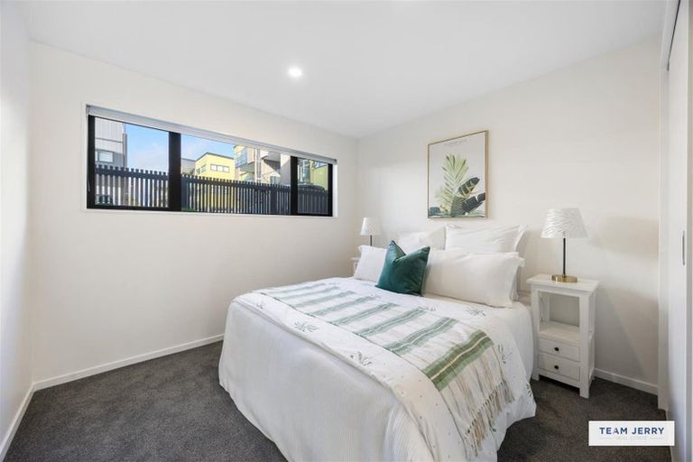 Photo of property in 2/1g Dishys Road, Flat Bush, Auckland, 2019