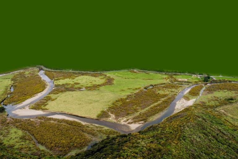 Photo of property in 828 Coast Road, Wainuiomata Coast, Lower Hutt, 5373