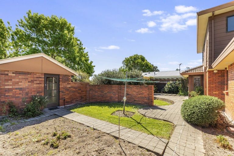 Photo of property in 15 Valerie Place, Redwood, Christchurch, 8051