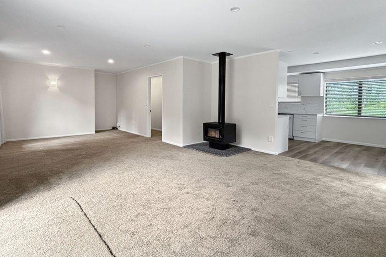 Photo of property in 8 Brick Bay Drive, Sandspit, Warkworth, 0982