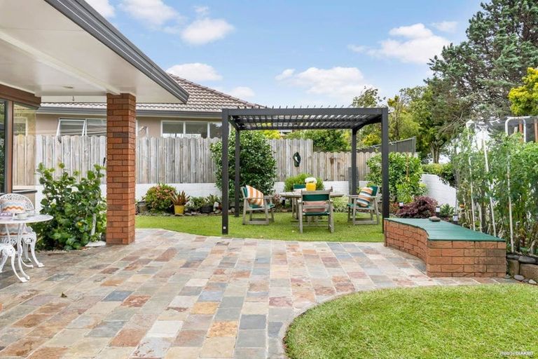 Photo of property in 45 Golfland Drive, Golflands, Auckland, 2013