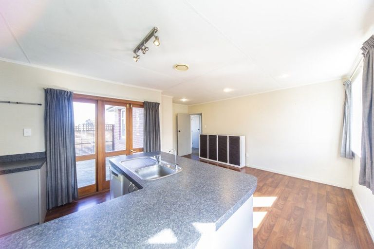 Photo of property in 2a Montrose Place, Takaro, Palmerston North, 4412