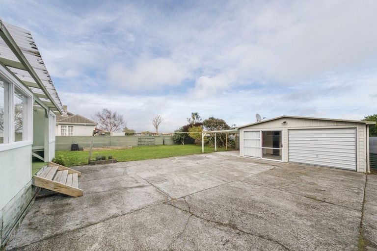 Photo of property in 20 Esk Street, Roslyn, Palmerston North, 4414