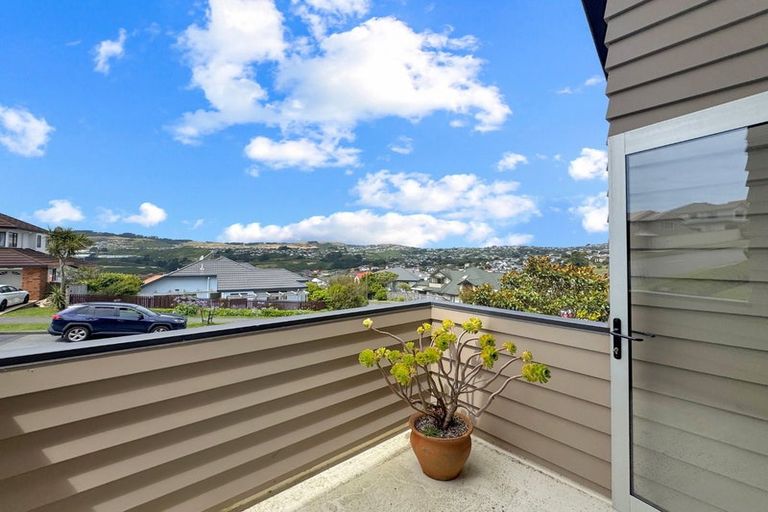 Photo of property in 27a Waverton Terrace, Churton Park, Wellington, 6037