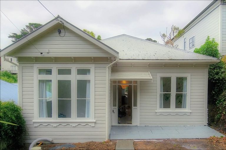 Photo of property in 131 Kelburn Parade, Kelburn, Wellington, 6012