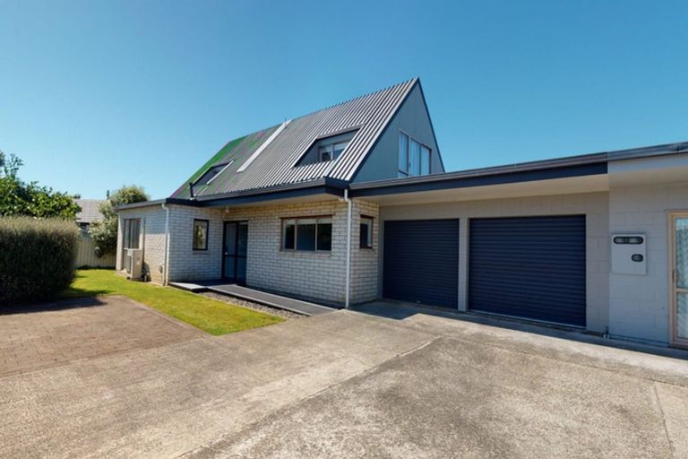 Photo of property in 8 Essex Place, Springvale, Whanganui, 4501