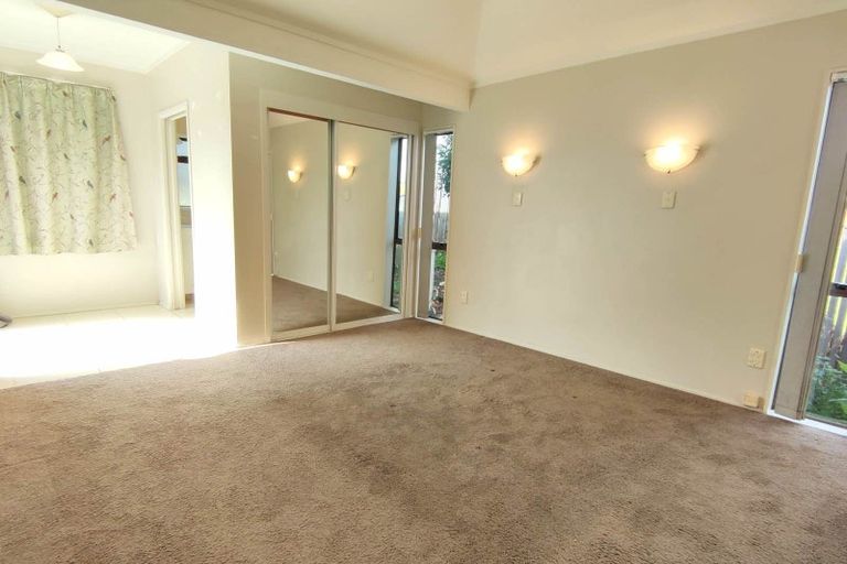 Photo of property in 41 Kennedy Avenue, Forrest Hill, Auckland, 0620