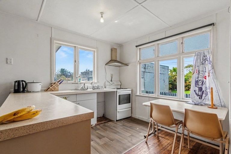 Photo of property in 17 Potaka Street, Marton, 4710