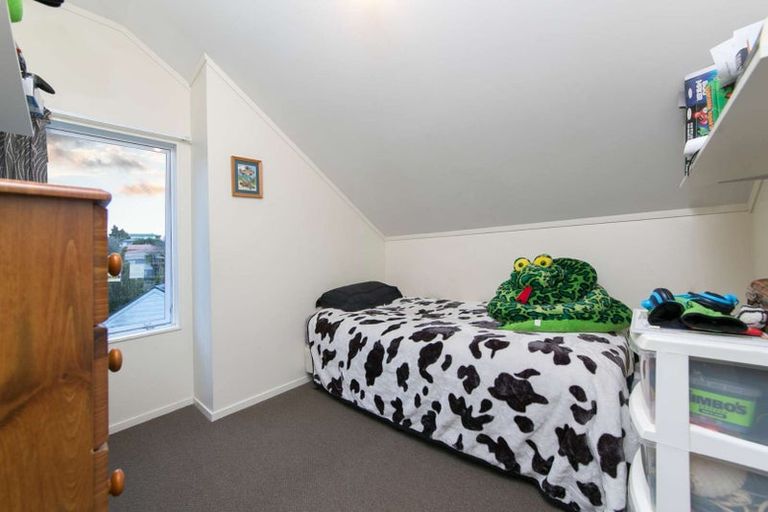 Photo of property in 1/19 Lilburn Crescent, Massey, Auckland, 0614