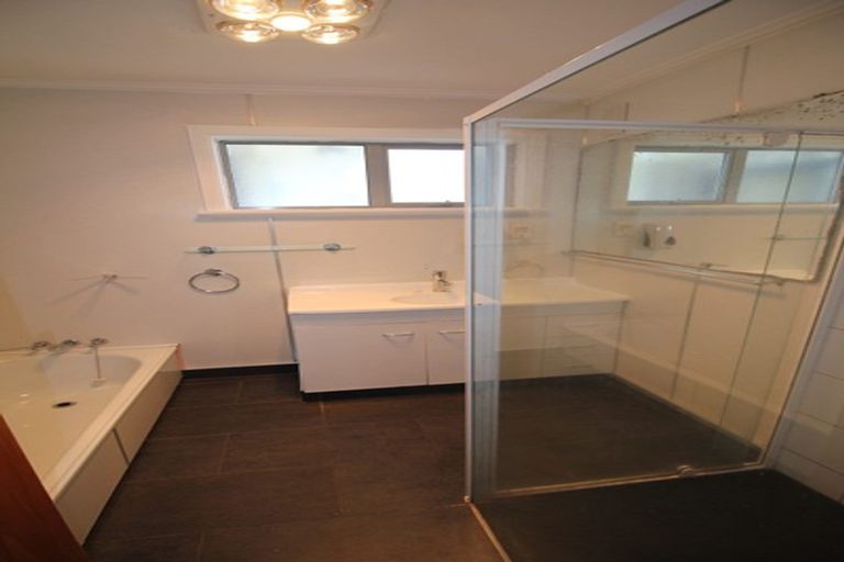 Photo of property in 40 Bancroft Terrace, Newlands, Wellington, 6037