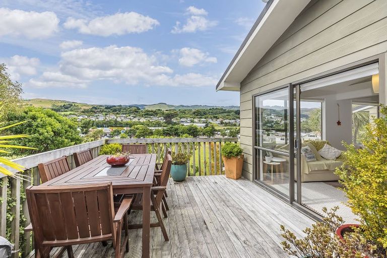 Photo of property in 14 Mckeefry Grove, Tawa, Wellington, 5028