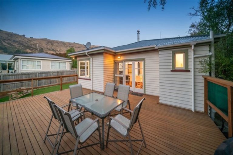 Photo of property in 32 Martindales Road, Heathcote Valley, Christchurch, 8022