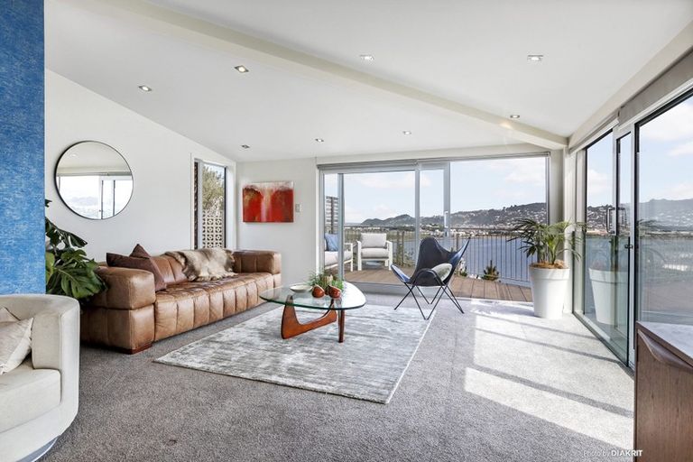 Photo of property in 6 Zaida Way, Maupuia, Wellington, 6022