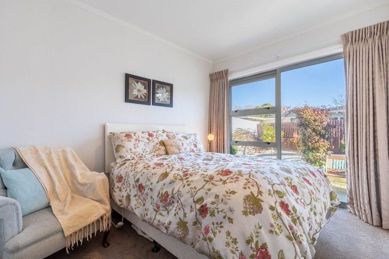 Photo of property in 1 Edgewater Street, Waikanae, 5036