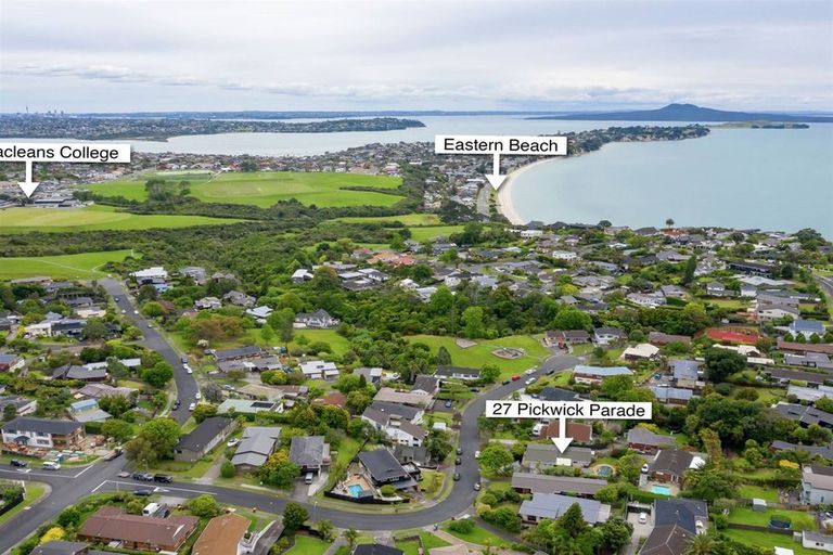 Photo of property in 27 Pickwick Parade, Mellons Bay, Auckland, 2014