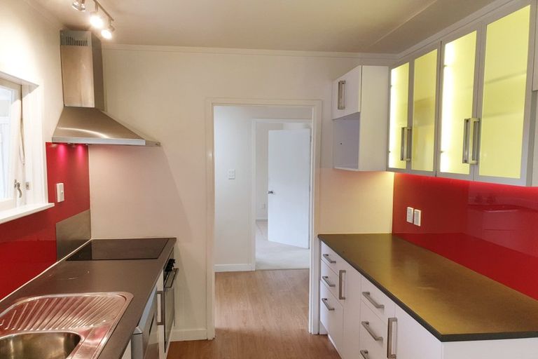 Photo of property in 69a Powrie Street, Glenfield, Auckland, 0629