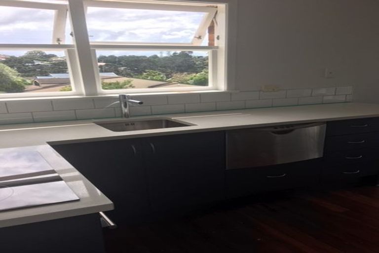 Photo of property in 68 Gladstone Road, Northcote, Auckland, 0627