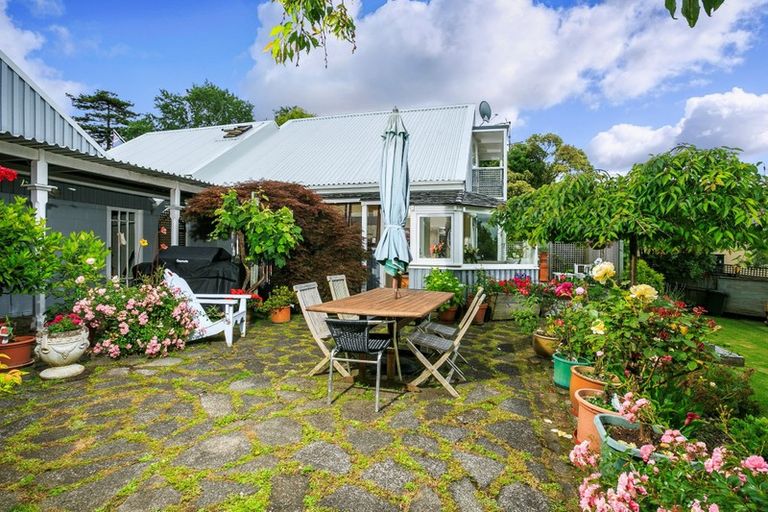 Photo of property in 11 Albany Highway, Unsworth Heights, Auckland, 0632