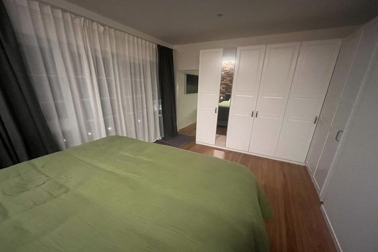 Photo of property in 37 Church Street, Northcote Point, Auckland, 0627